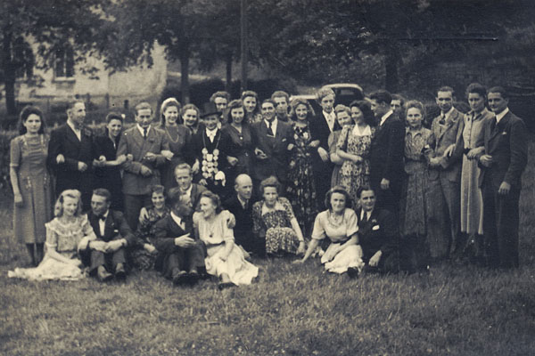 Schützenfesthofstaat 1949 in Amecke